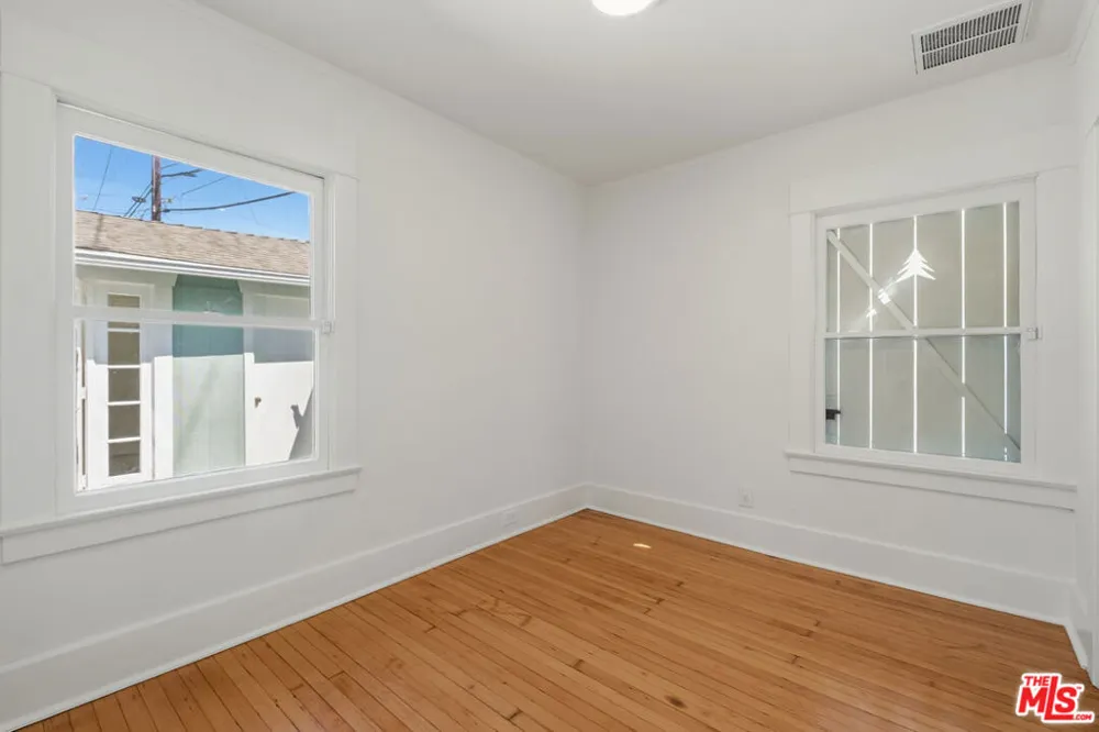 2213 Arizona Avenue Santa Monica, CA 90404