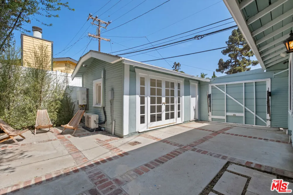 2213 Arizona Avenue Santa Monica, CA 90404
