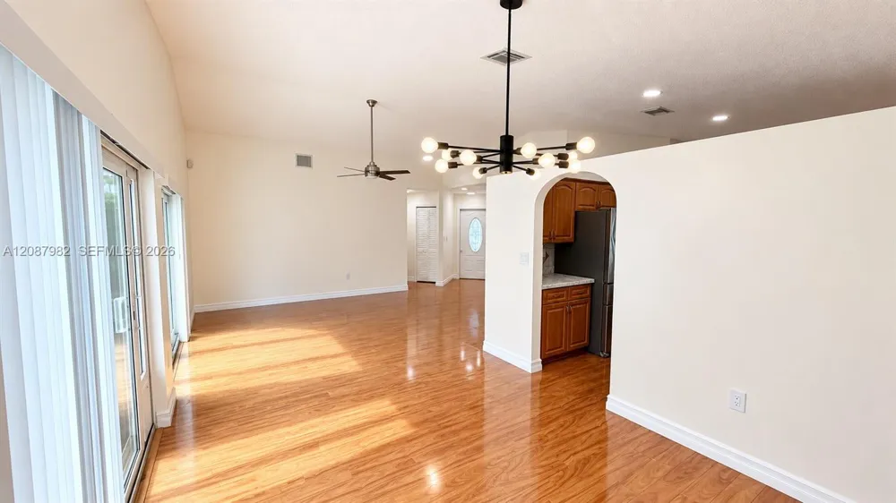 17542 NW 12th St Pembroke Pines, FL 33029