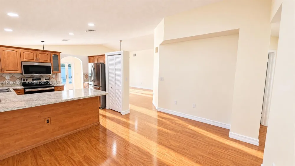17542 NW 12th St Pembroke Pines, FL 33029
