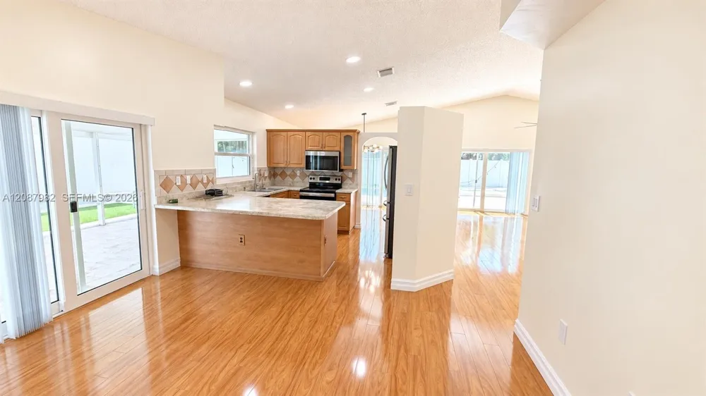 17542 NW 12th St Pembroke Pines, FL 33029