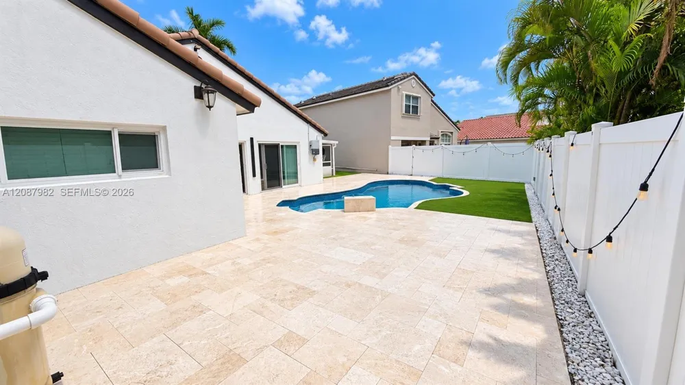 17542 NW 12th St Pembroke Pines, FL 33029