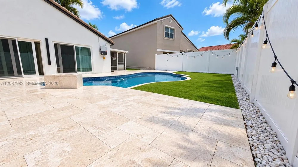 17542 NW 12th St Pembroke Pines, FL 33029