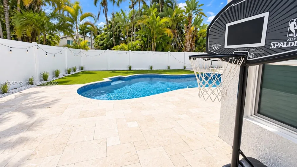 17542 NW 12th St Pembroke Pines, FL 33029