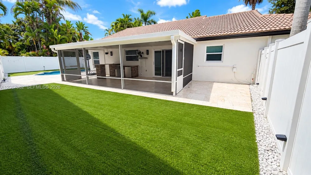 17542 NW 12th St Pembroke Pines, FL 33029