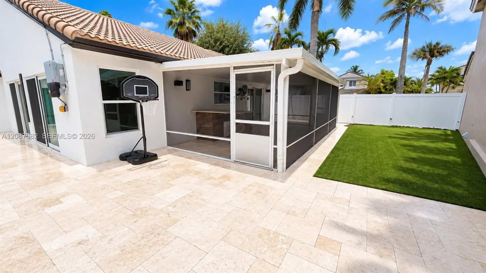 17542 NW 12th St Pembroke Pines, FL 33029