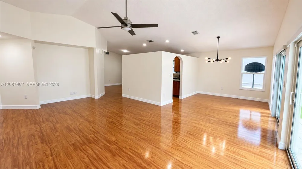 17542 NW 12th St Pembroke Pines, FL 33029