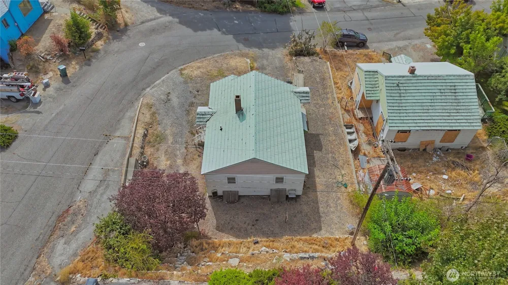 319 E Bartlett Avenue Omak, WA 98841