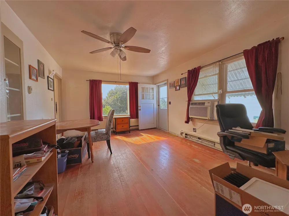 319 E Bartlett Avenue Omak, WA 98841