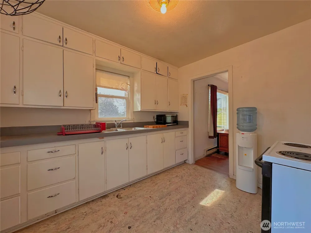 319 E Bartlett Avenue Omak, WA 98841