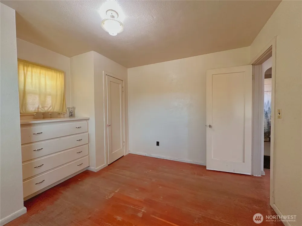 319 E Bartlett Avenue Omak, WA 98841
