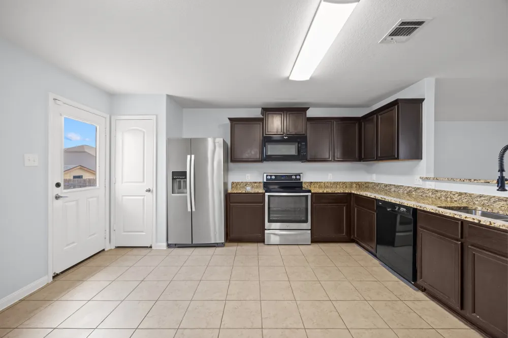 228 Millers Loop Jarrell, TX 76537