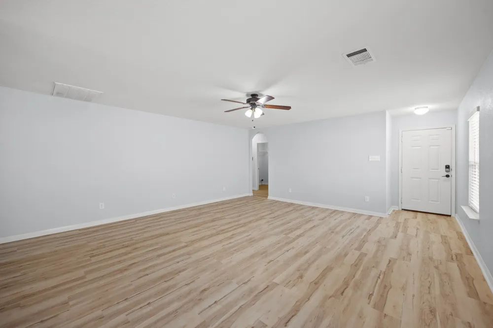 228 Millers Loop Jarrell, TX 76537