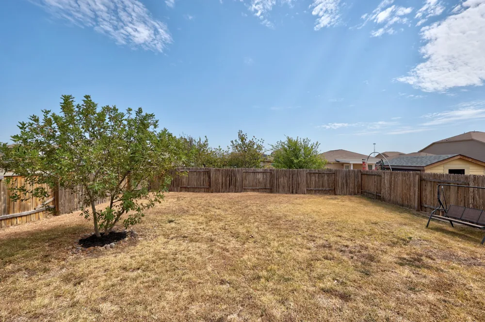 228 Millers Loop Jarrell, TX 76537