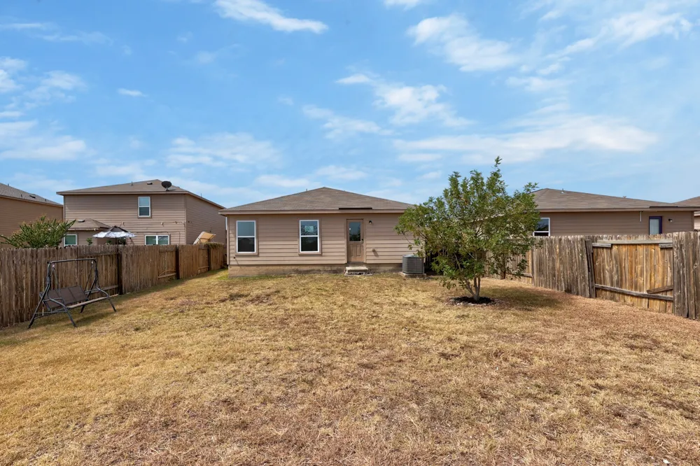 228 Millers Loop Jarrell, TX 76537
