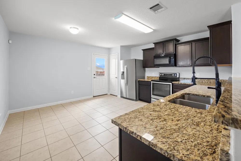 228 Millers Loop Jarrell, TX 76537
