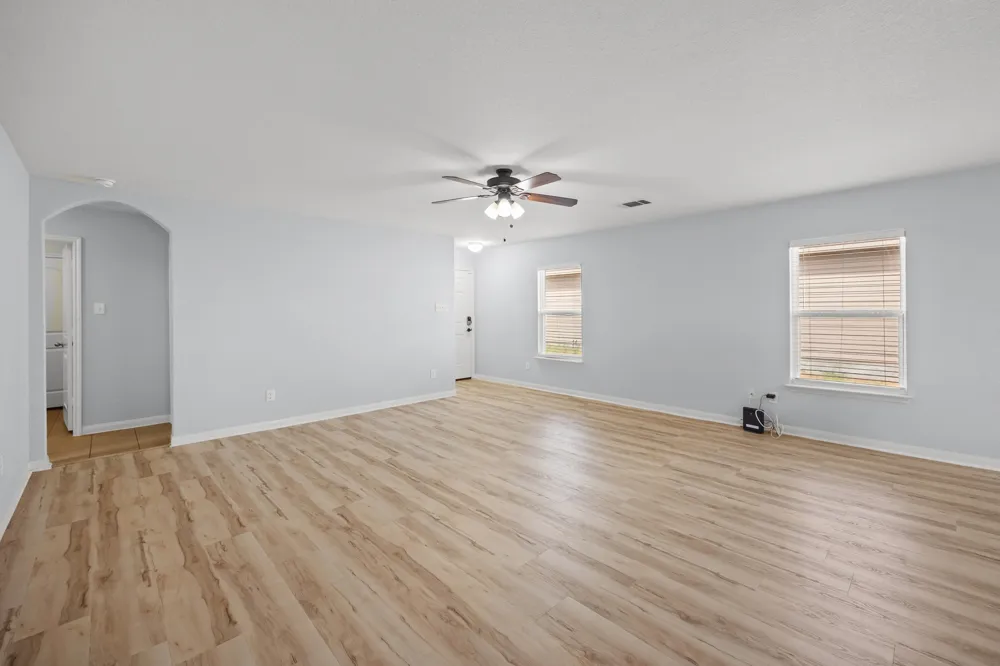 228 Millers Loop Jarrell, TX 76537