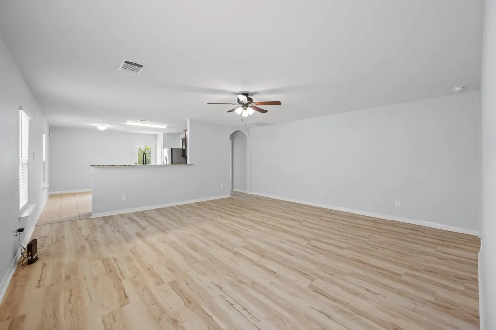 228 Millers Loop Jarrell, TX 76537