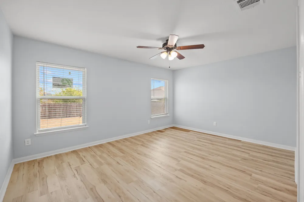 228 Millers Loop Jarrell, TX 76537