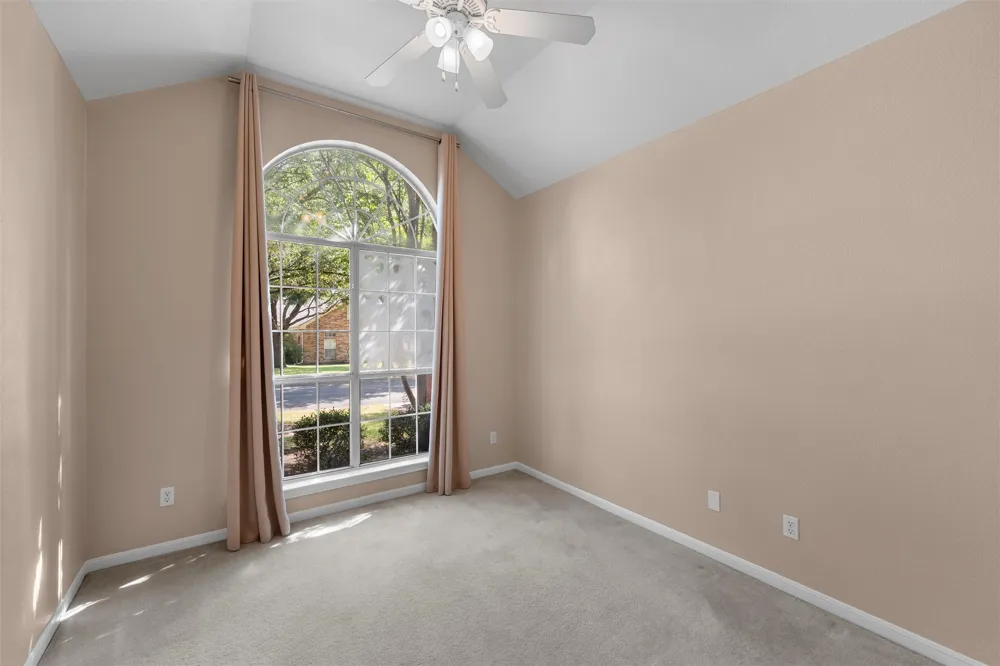 1223 Oakmanor Circle Hewitt, TX 76643