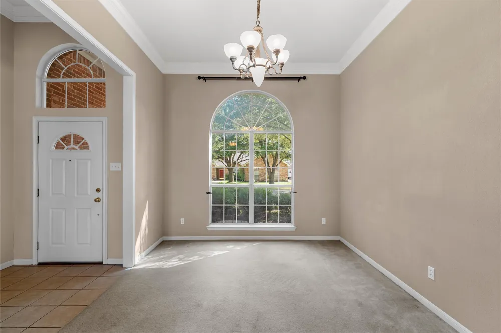 1223 Oakmanor Circle Hewitt, TX 76643