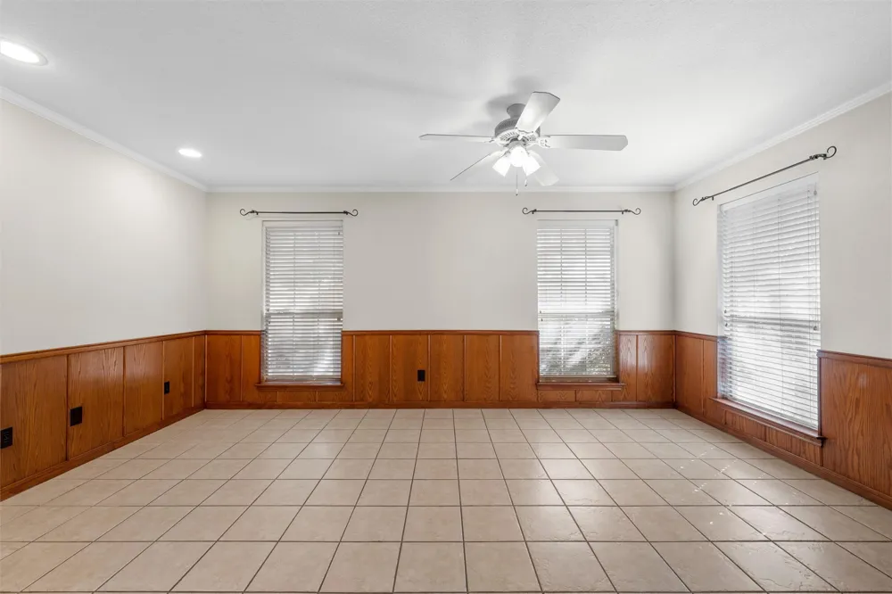 1223 Oakmanor Circle Hewitt, TX 76643