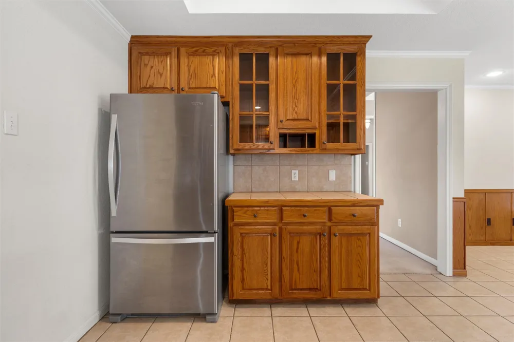 1223 Oakmanor Circle Hewitt, TX 76643
