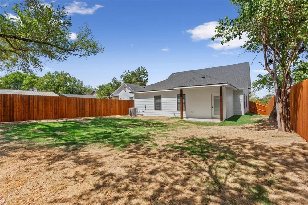 2704 Clay Avenue Waco, TX 76711