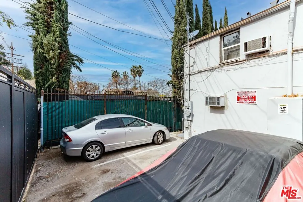 11472 VENTURA #4 Studio City, CA 91604