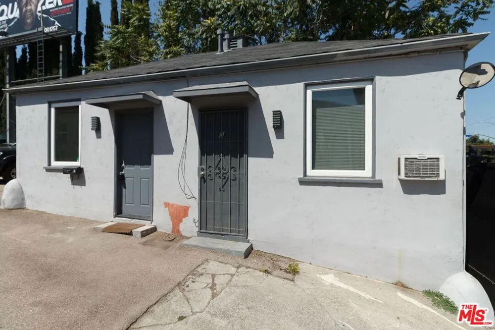 11472 VENTURA #4 Studio City, CA 91604
