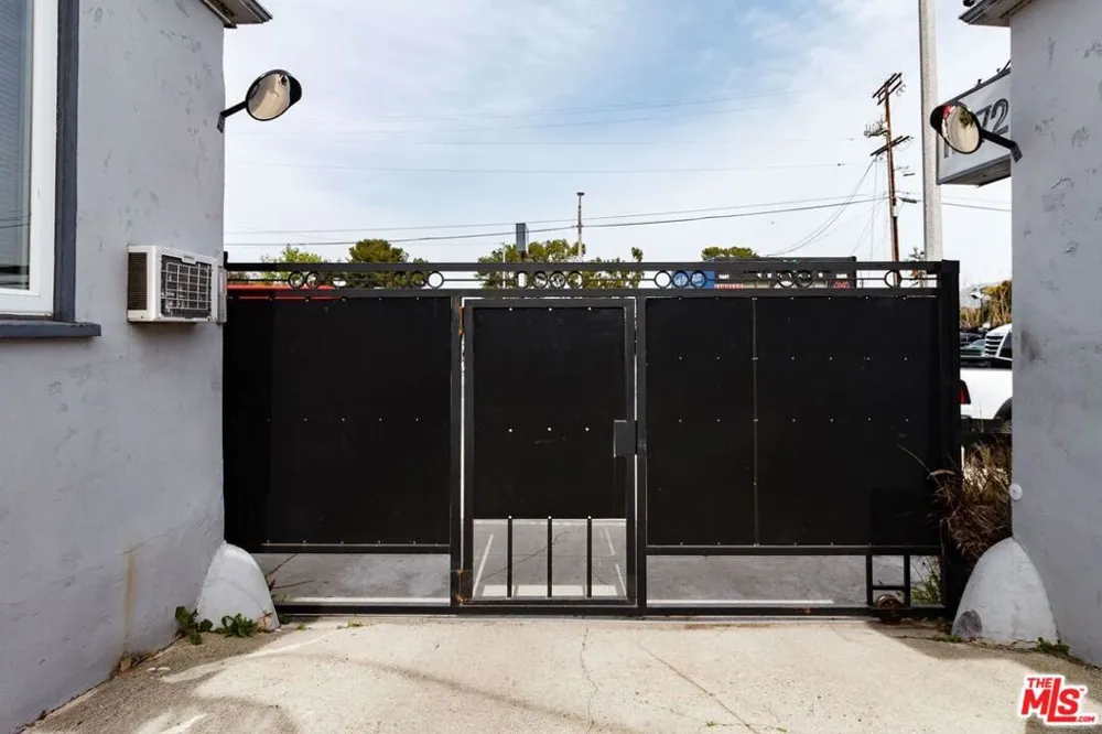 11472 VENTURA #4 Studio City, CA 91604