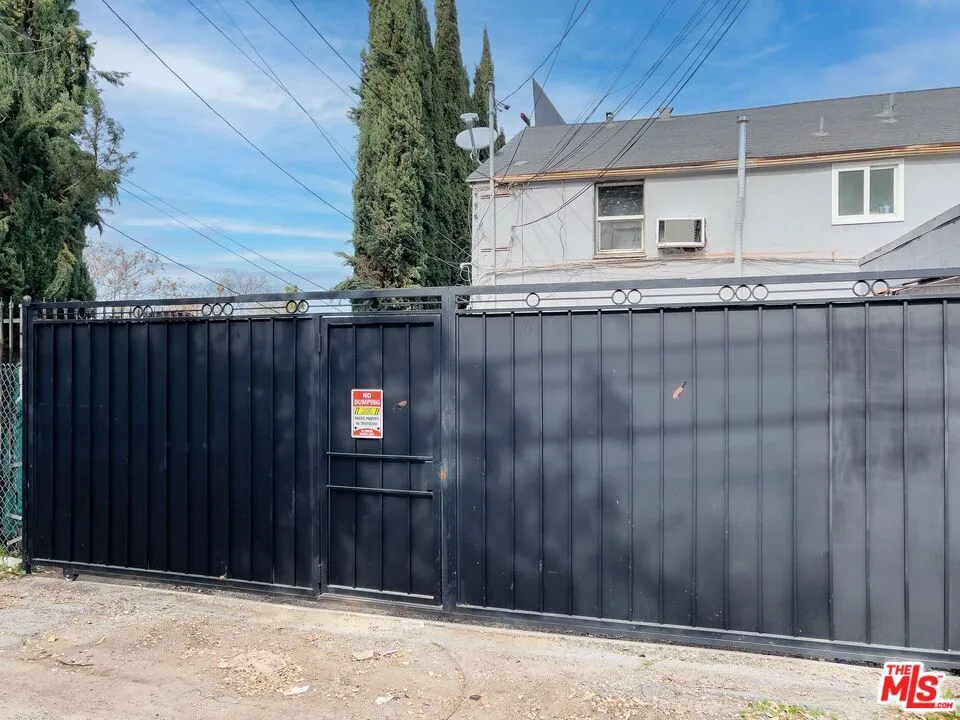 11472 VENTURA #4 Studio City, CA 91604