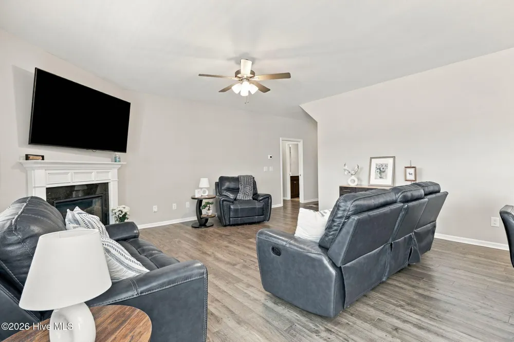 613 Knoll Circle Greenville, NC 27858