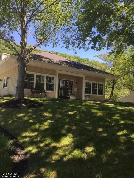 126 Gettysburg Way Lincoln Park, NJ 07035
