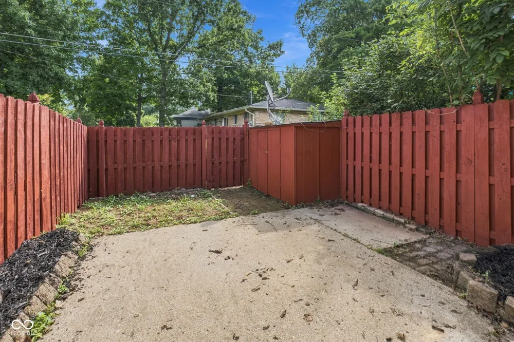 727 Southfield Court Indianapolis, IN 46227