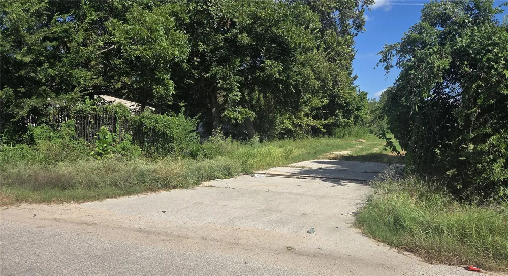 1418 Paul Quinn Street Houston, TX 77091