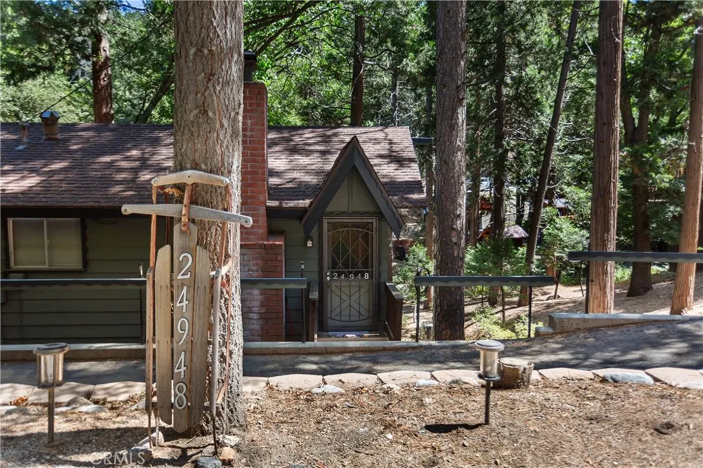 24948 Faulhorn Drive Crestline, CA 92325