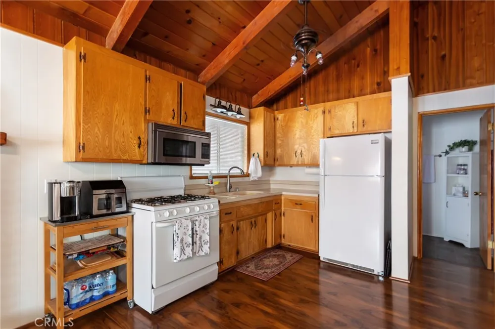 24948 Faulhorn Drive Crestline, CA 92325