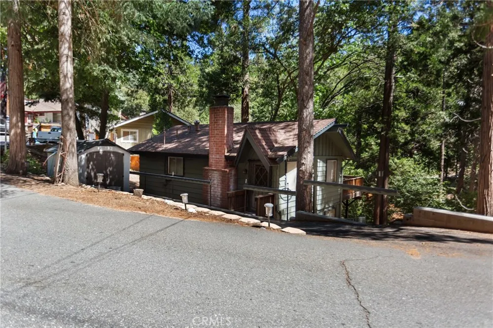 24948 Faulhorn Drive Crestline, CA 92325
