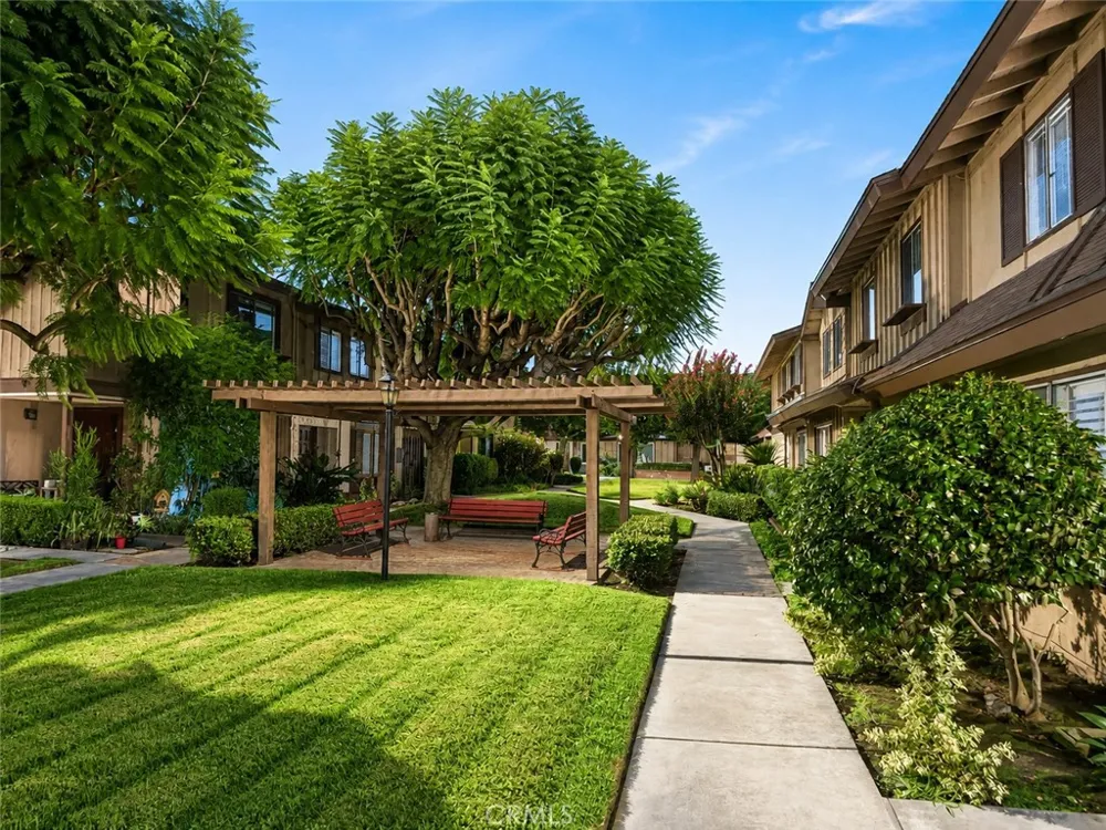 10330 Downey Ave #20 Downey, CA 90241