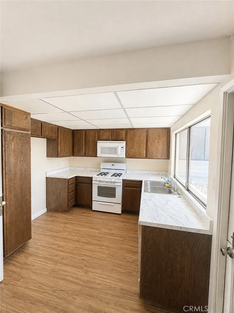 10330 Downey Ave #20 Downey, CA 90241