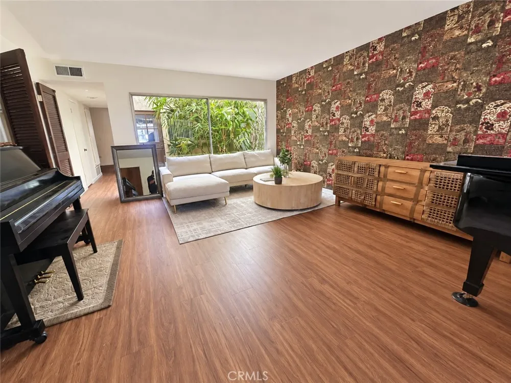 10330 Downey Ave #20 Downey, CA 90241