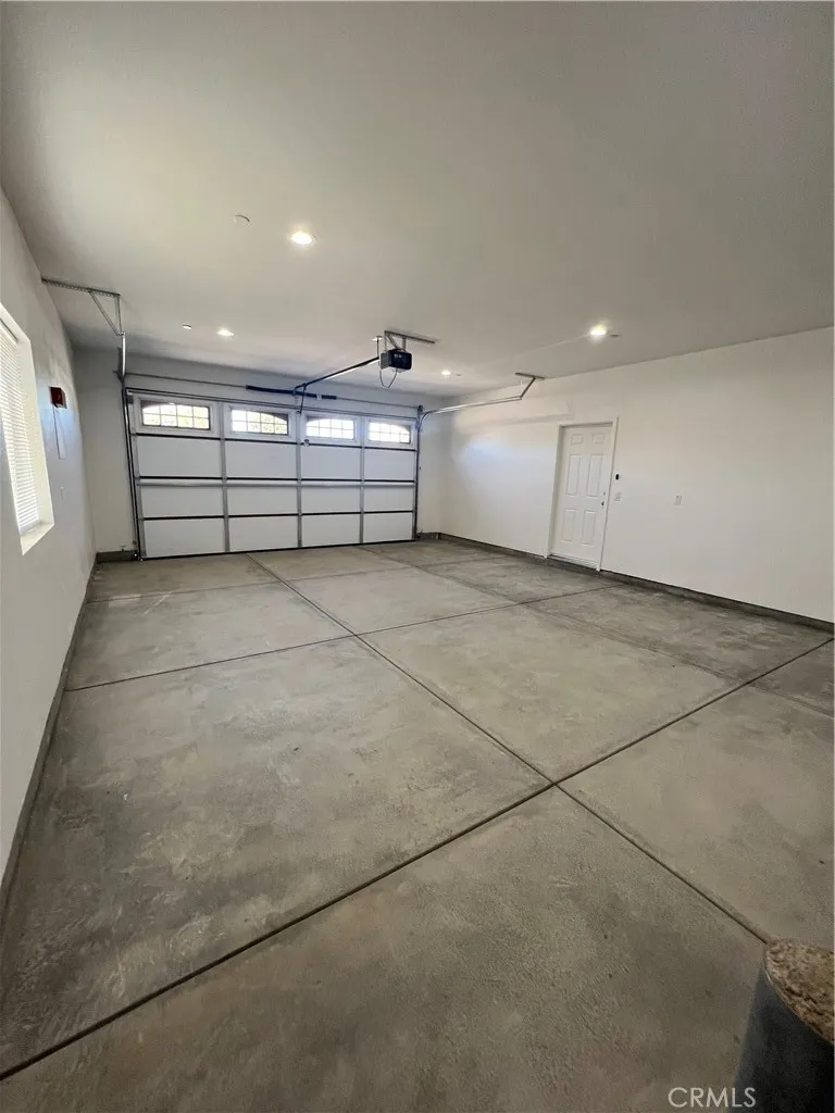40546 172nd Street East Lake Los Angeles, CA 93525