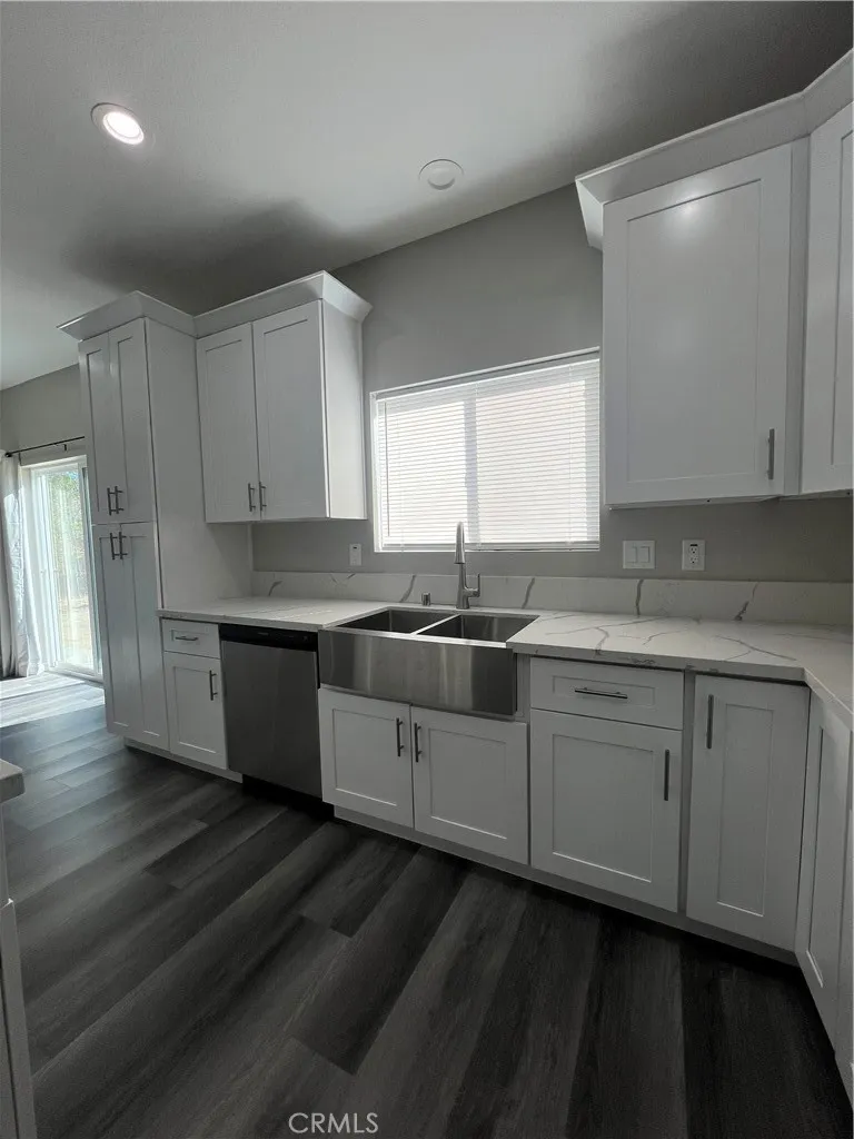 40546 172nd Street East Lake Los Angeles, CA 93525