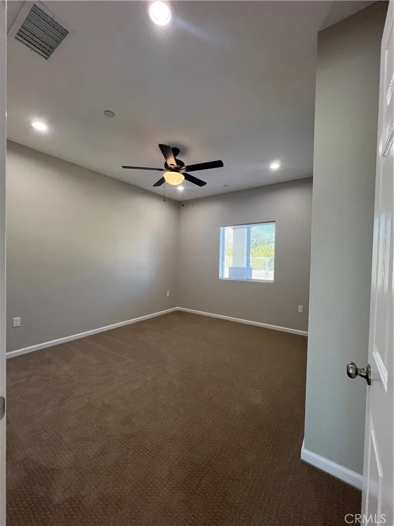 40546 172nd Street East Lake Los Angeles, CA 93525
