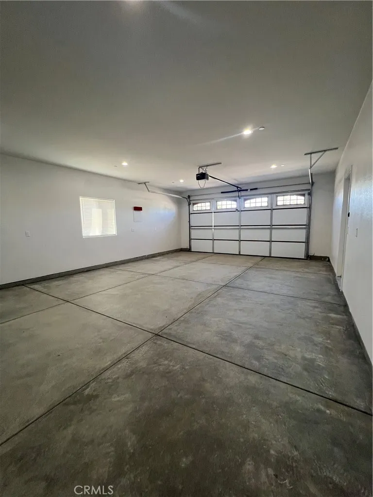40546 172nd Street East Lake Los Angeles, CA 93525