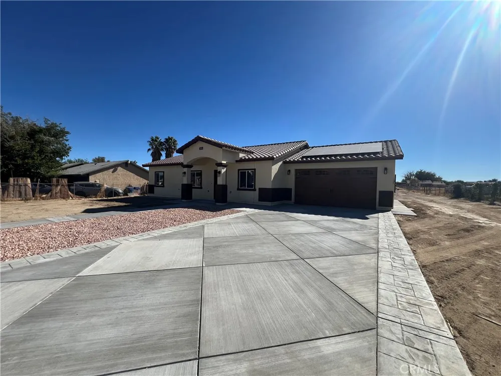 40546 172nd Street East Lake Los Angeles, CA 93525