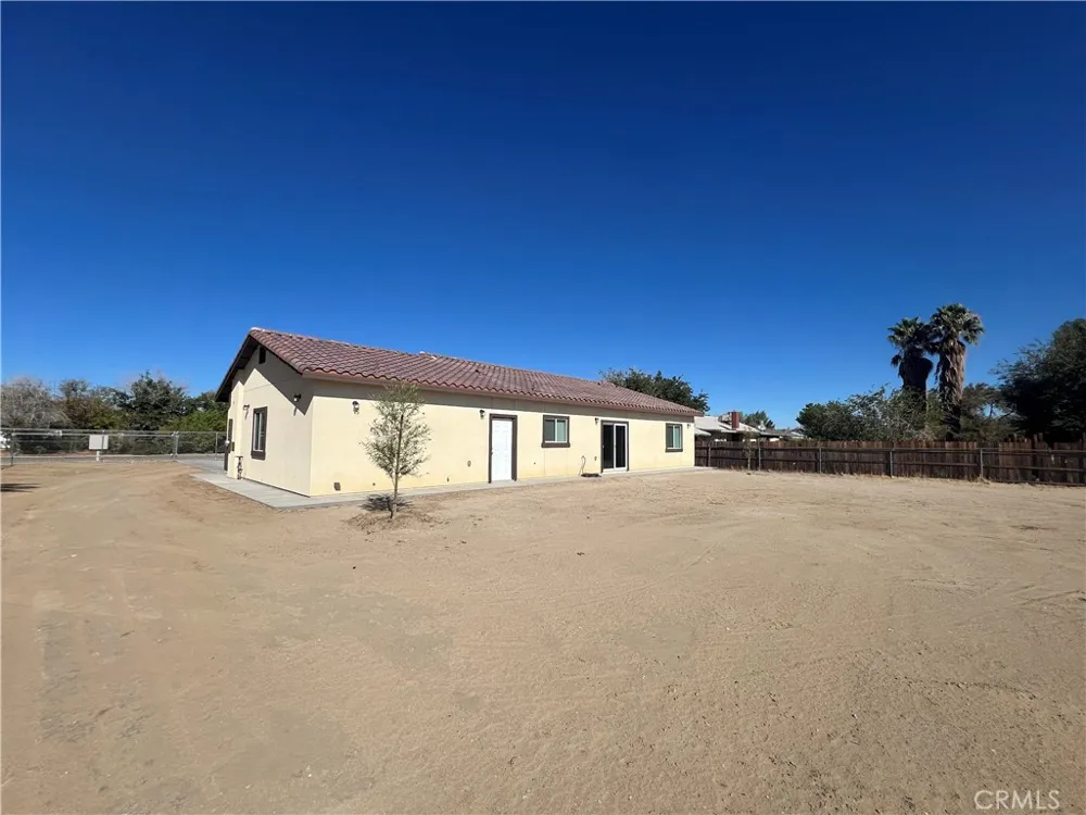 40546 172nd Street East Lake Los Angeles, CA 93525