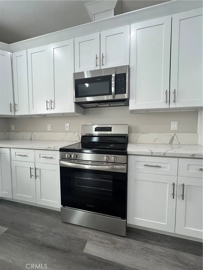 40546 172nd Street East Lake Los Angeles, CA 93525