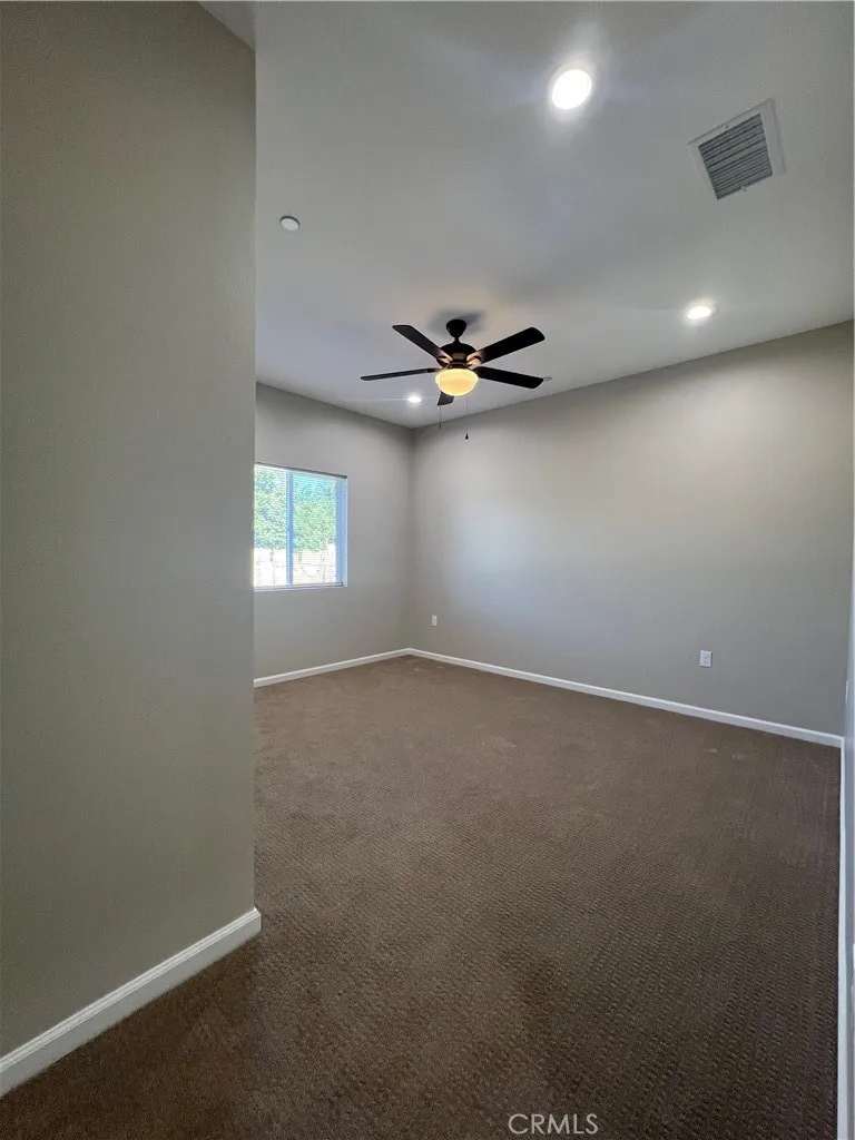 40546 172nd Street East Lake Los Angeles, CA 93525